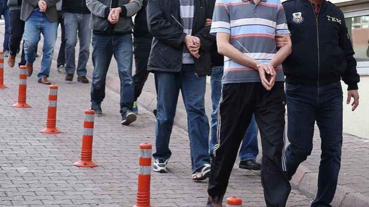 Kırmızı bültenle aranan FETÖ’nün firari “Kozan imamı” yakalandı!