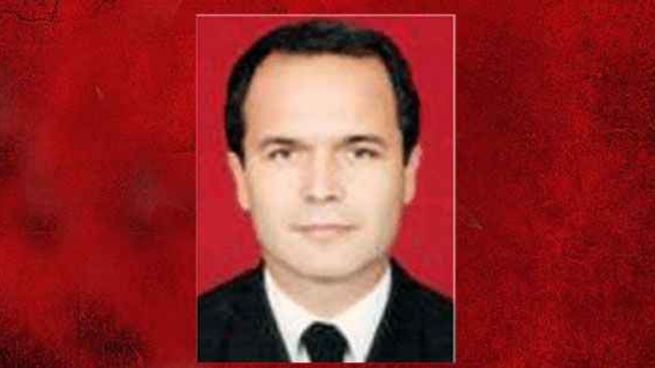 İşte vesayet günlerine özenip milletine ihanet bildirisine imza atan 104 amiral