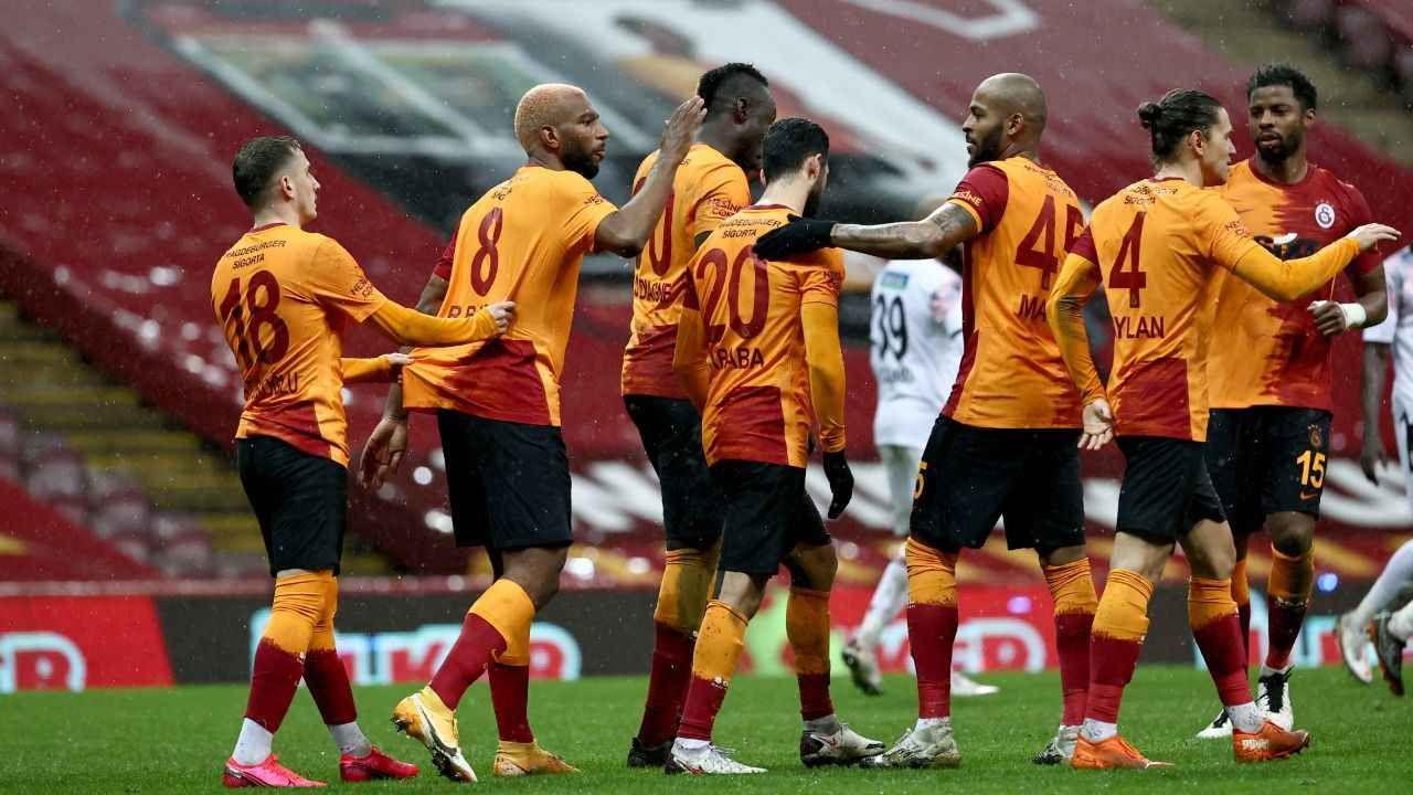 Galatasaray'da sevindiren gelişme! Falcao ve Yedlin'e talip var