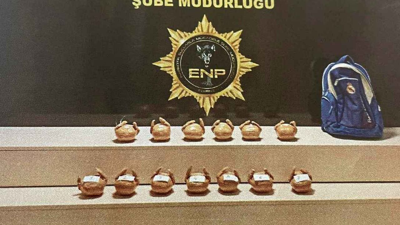 Bulgaristan'a uyuşturucu götüren araçtaki 2 kişi Kapıkule'de gözaltına alındı