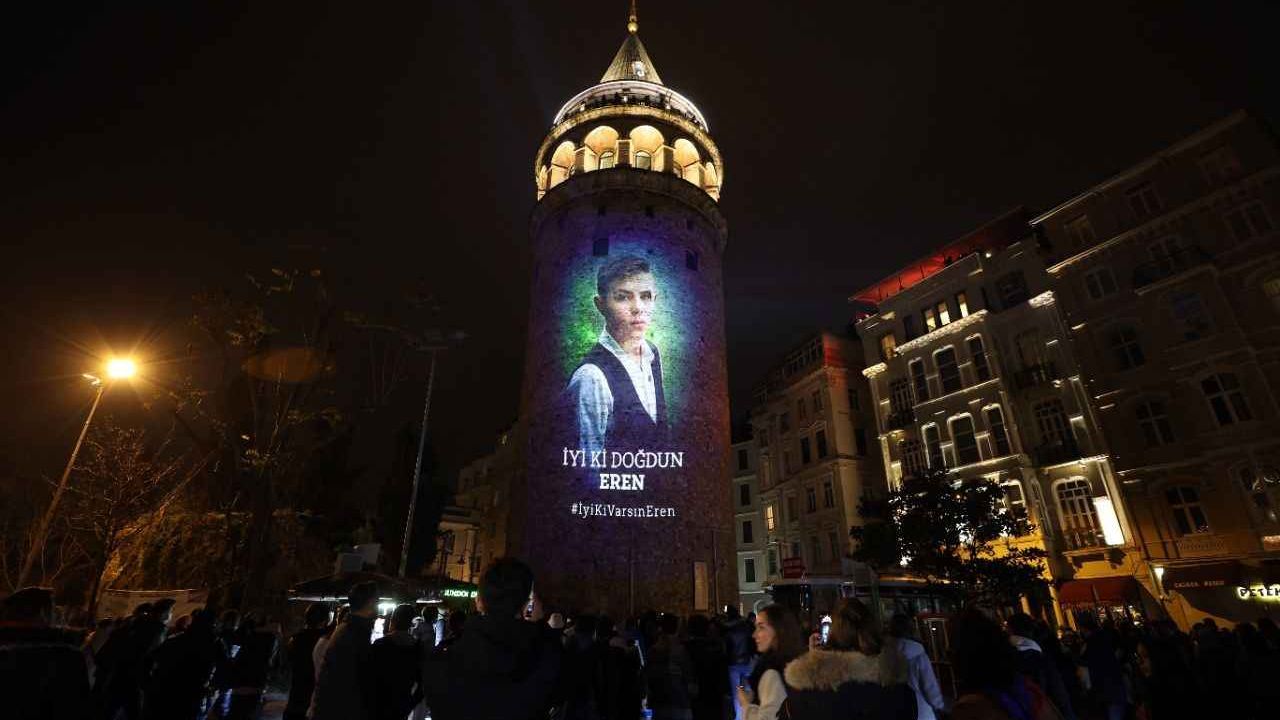 Şehit Eren Bülbül'ün resimleri Galata Kulesi'ne yansıtıldı