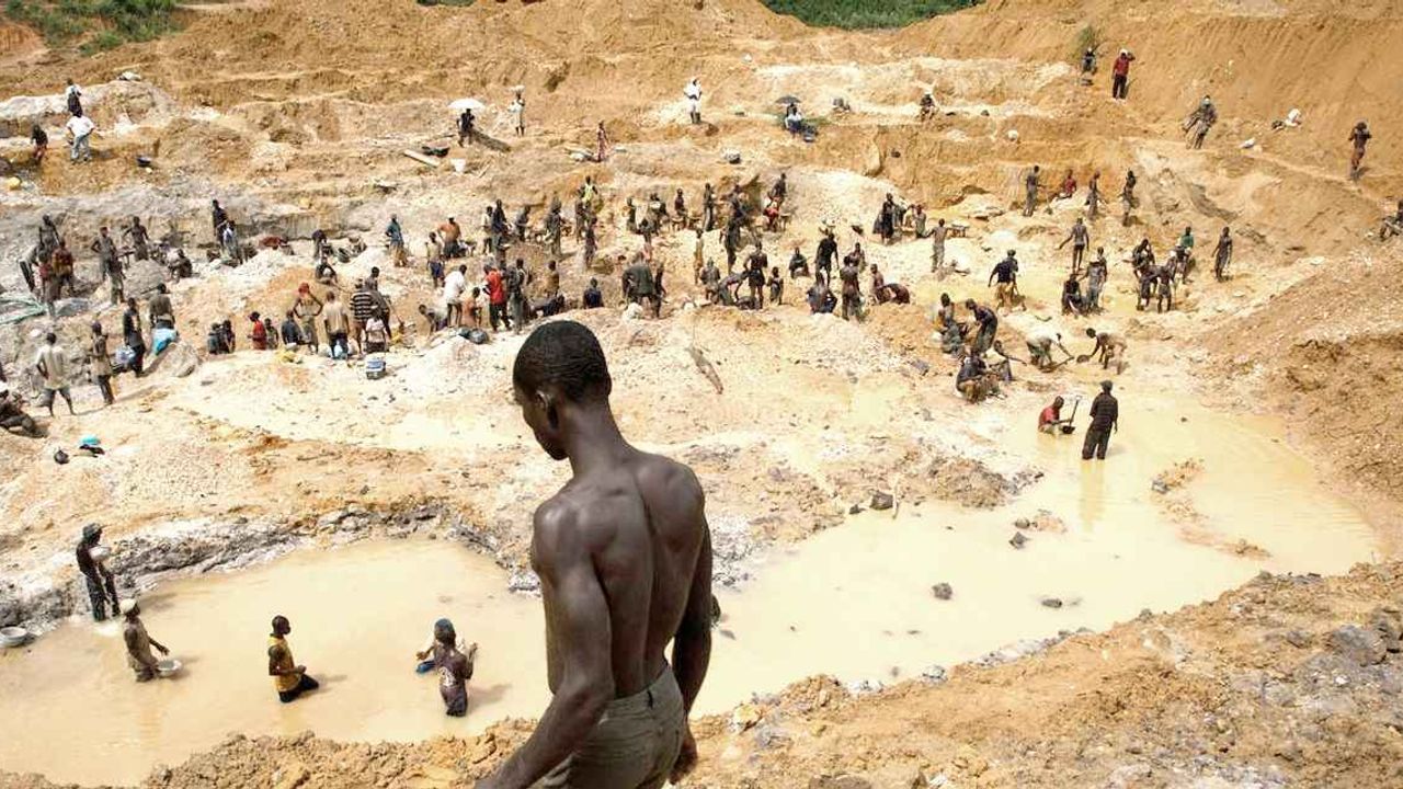 BAE'nin parmak izi...Afrika’nın altınını çeteler çaldı