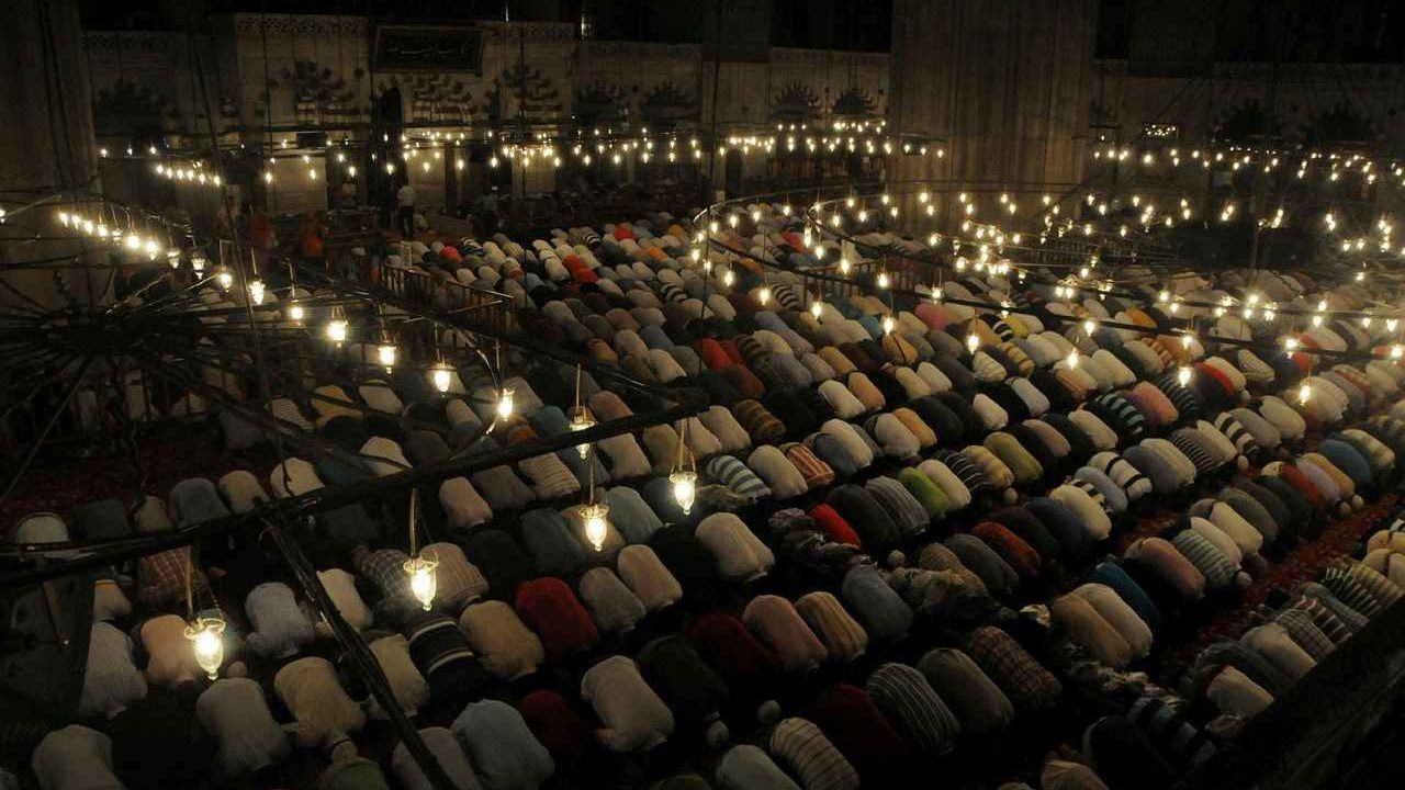 Ramazanda Teravih namazı evde kılınır mı? Evde teravih namazı nasıl kılınır, fazileti nedir?