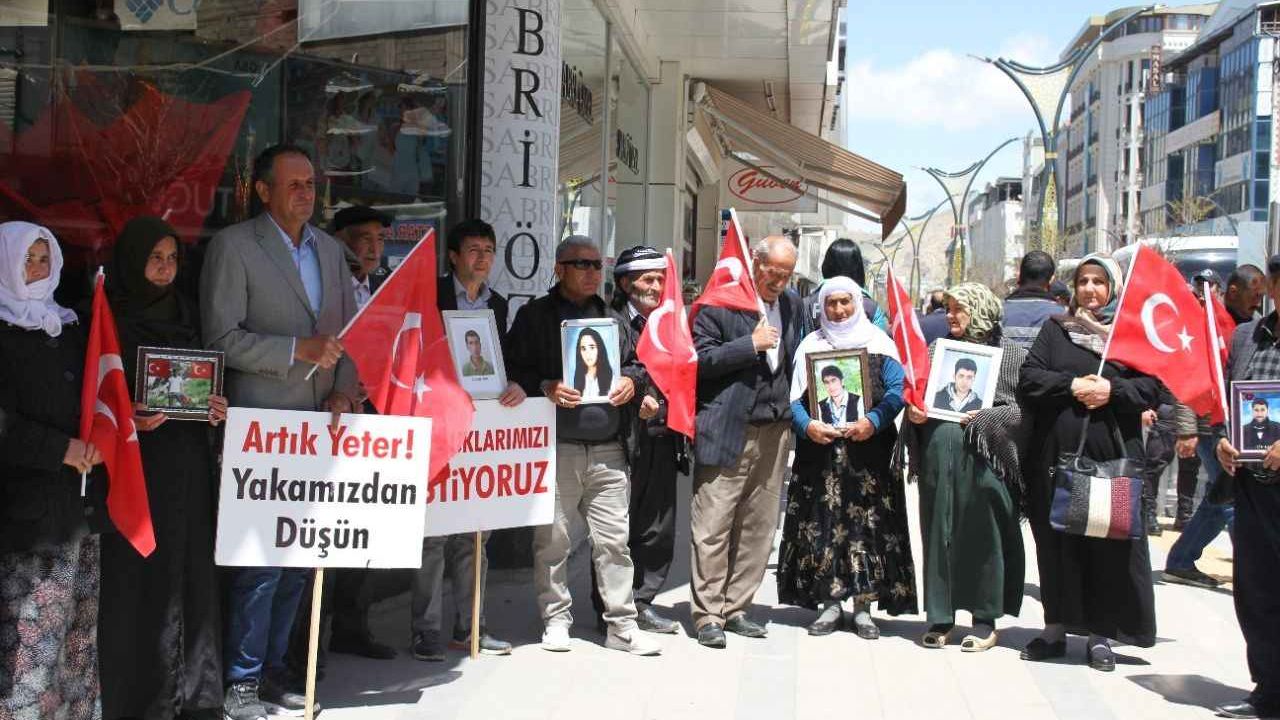 Vanlı aileler HDP İl Başkanlığı önündeki eylemlerini sürdürdü