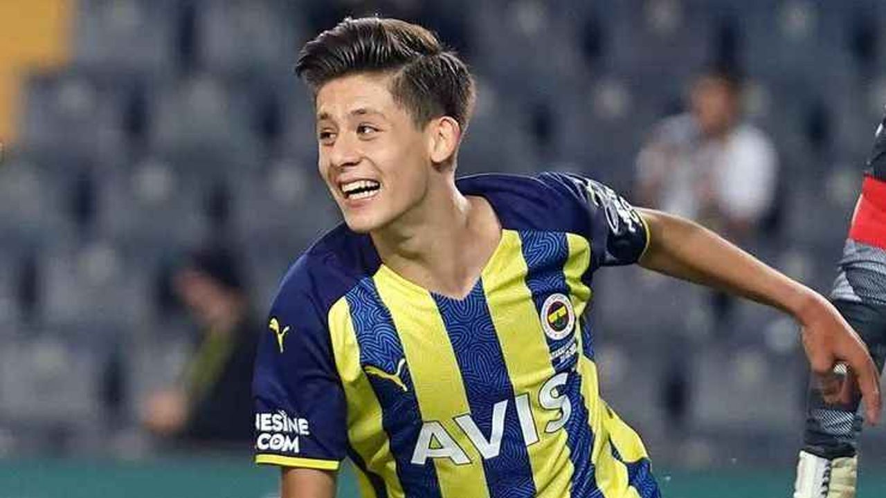 Fenerbahçe'de 10 numaranın yeni sahibi Arda Güler oldu