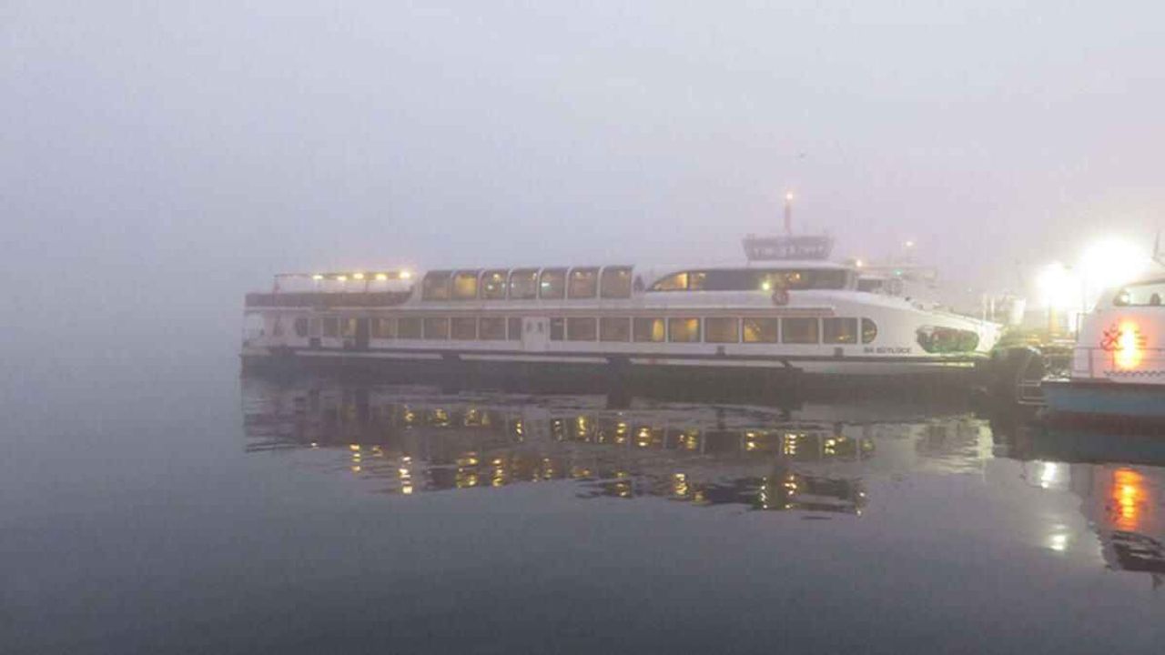 İstanbul'da sis nedeniyle bazı vapur seferleri iptal edildi
