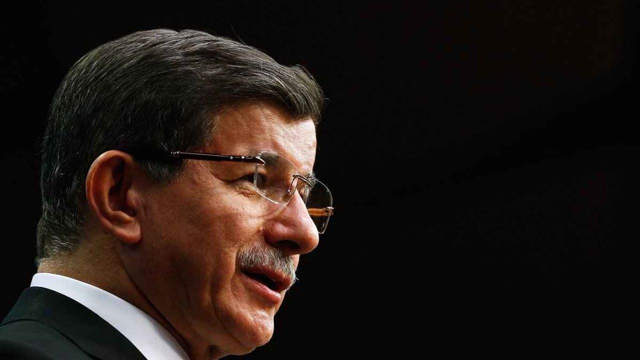 Bülent Turan'dan Davutoğlu'na: Silin bu sığ tweeti