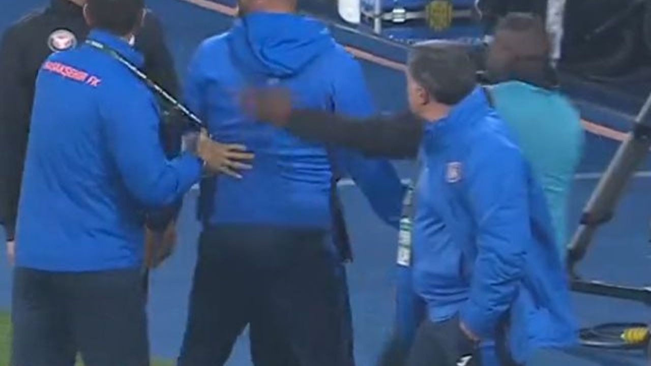 Başakşehir'de hoca kalmadı! Emre Belözoğlu'ndan sonra Selçuk Şahin de kırmızı kart gördü