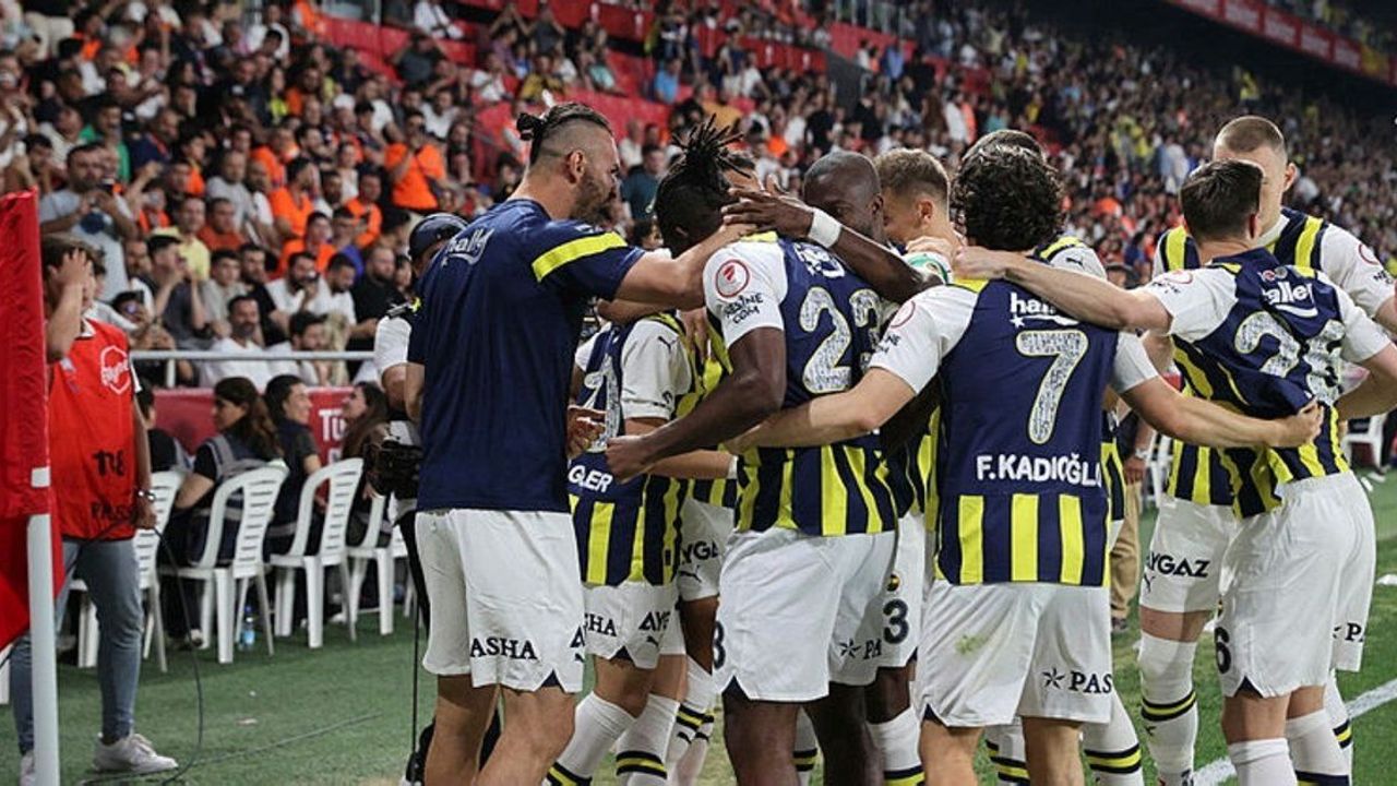 Fenerbahçe'de sürpriz ayrılık! Fransız ekibi temasları sıklaştırdı