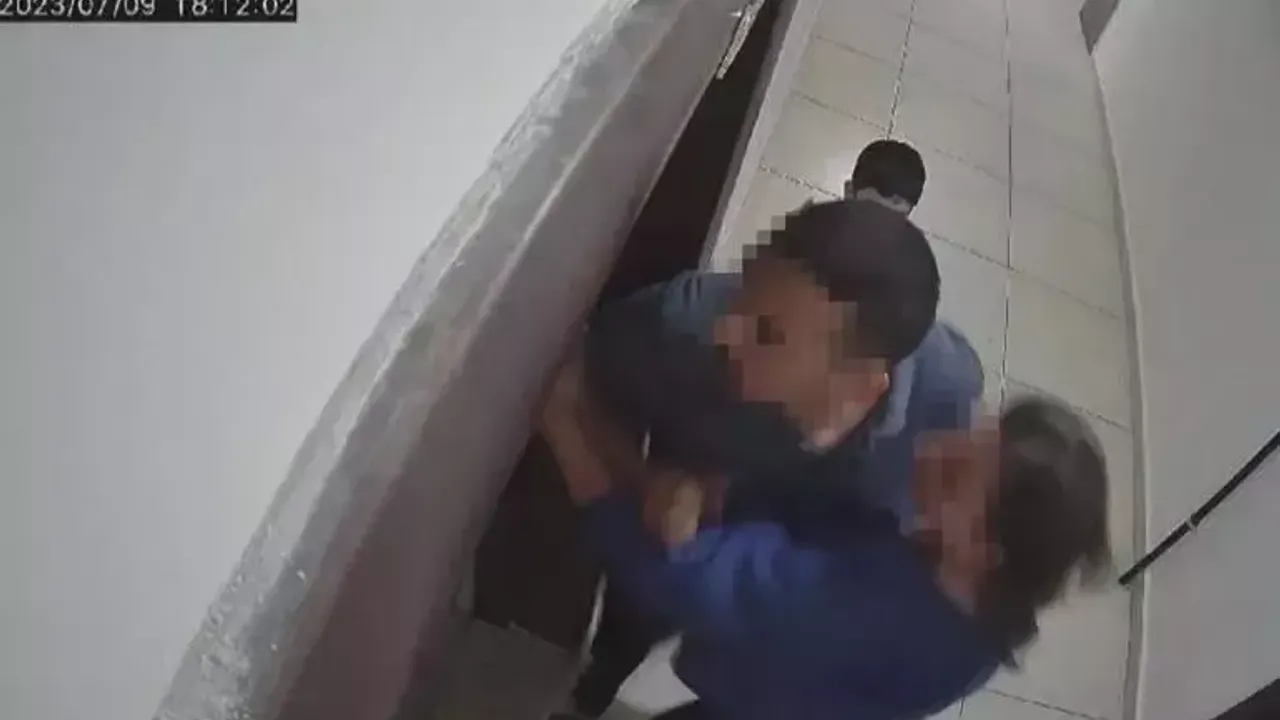 Alt komşusunu boksöre dövdürdü: Baba ile kızı dehşeti yaşadı