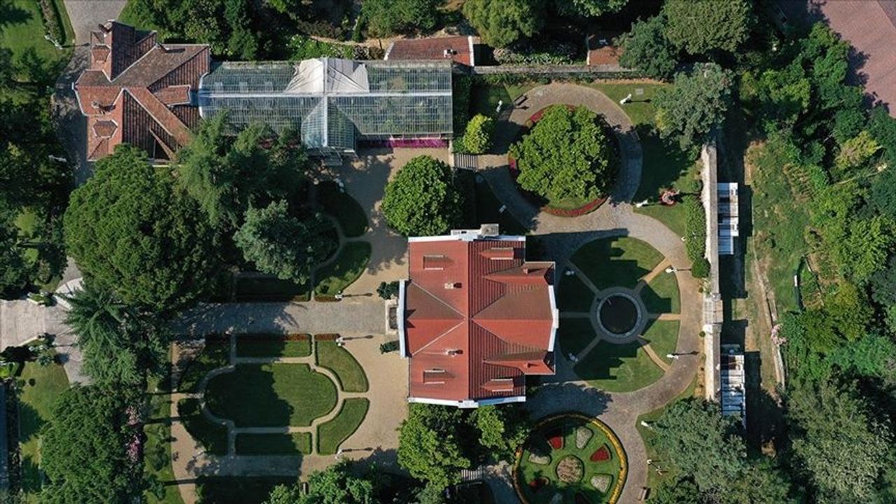 Osmanlı döneminin en önemli cam fabrikası olan Beykoz Cam ve Billur Müzesi, FPV dron ile görüntülendi