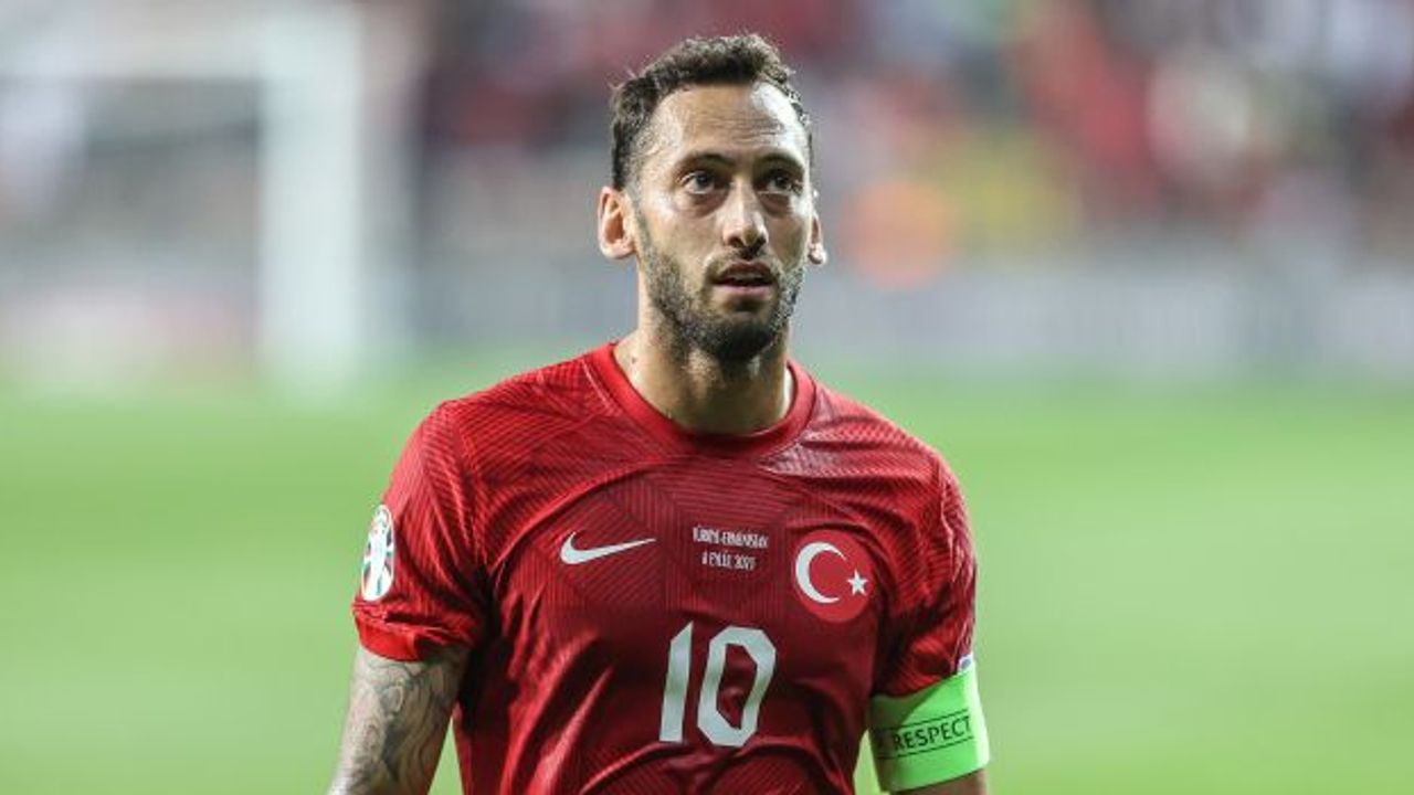 Hakan Çalhanoğlu'ndan öz eleştiri!