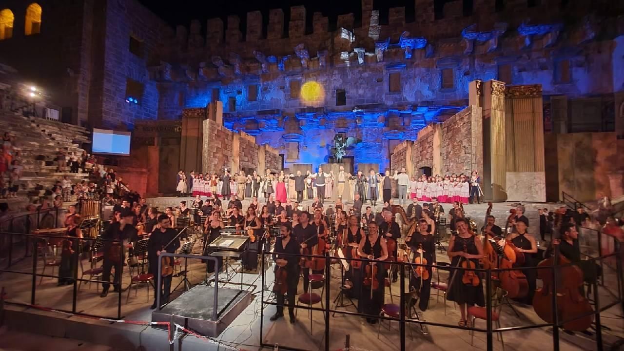 Aspendos Opera ve Bale Festivali'nde Tosca operası sahnelendi