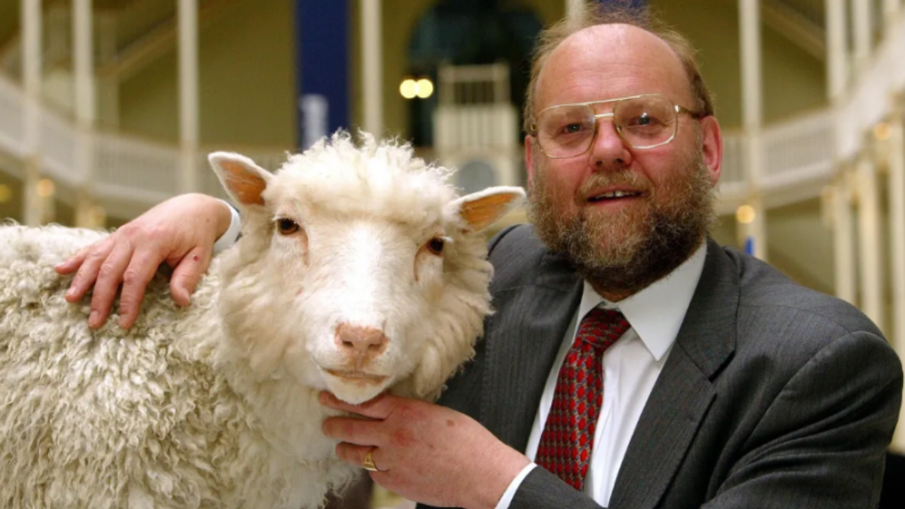 Koyun klonu Dolly'yi oluşturan İngiliz embriyolog Ian Wilmut 79 yaşında öldü