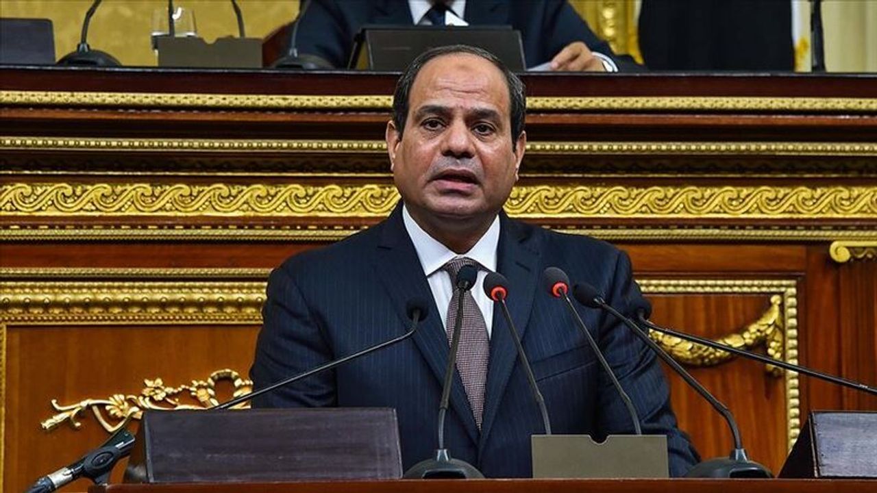 Sisi: "Gazzelilere yönelik toplu cezalandırma politikaları, meşru müdafaa ya da herhangi bir bahaneyle meşrulaştırılamaz"
