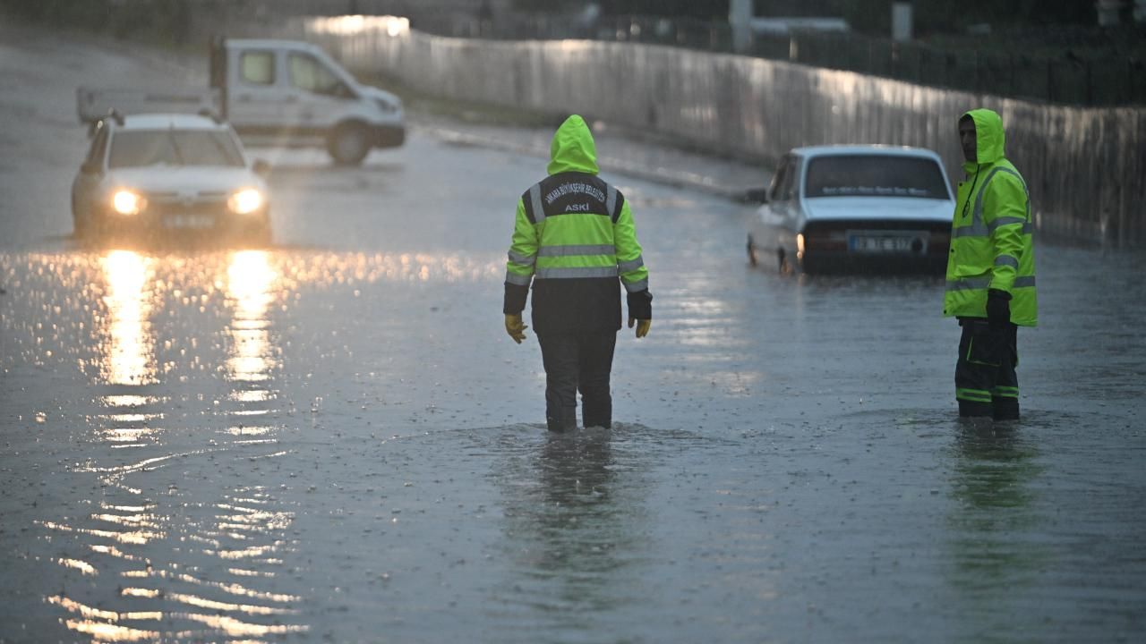 Meteoroloji Ankara'yı saat vererek uyardı!