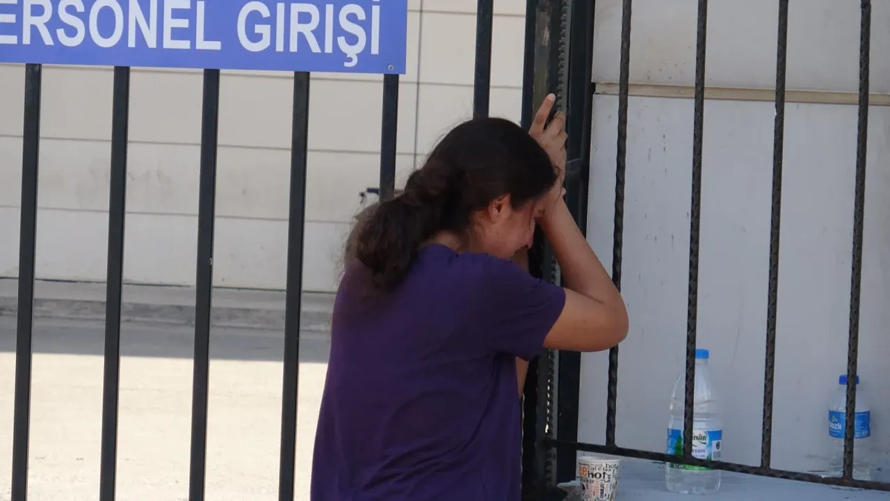 Eşini teşhis için geldiği morgun önünde gözyaşlarına boğuldu
