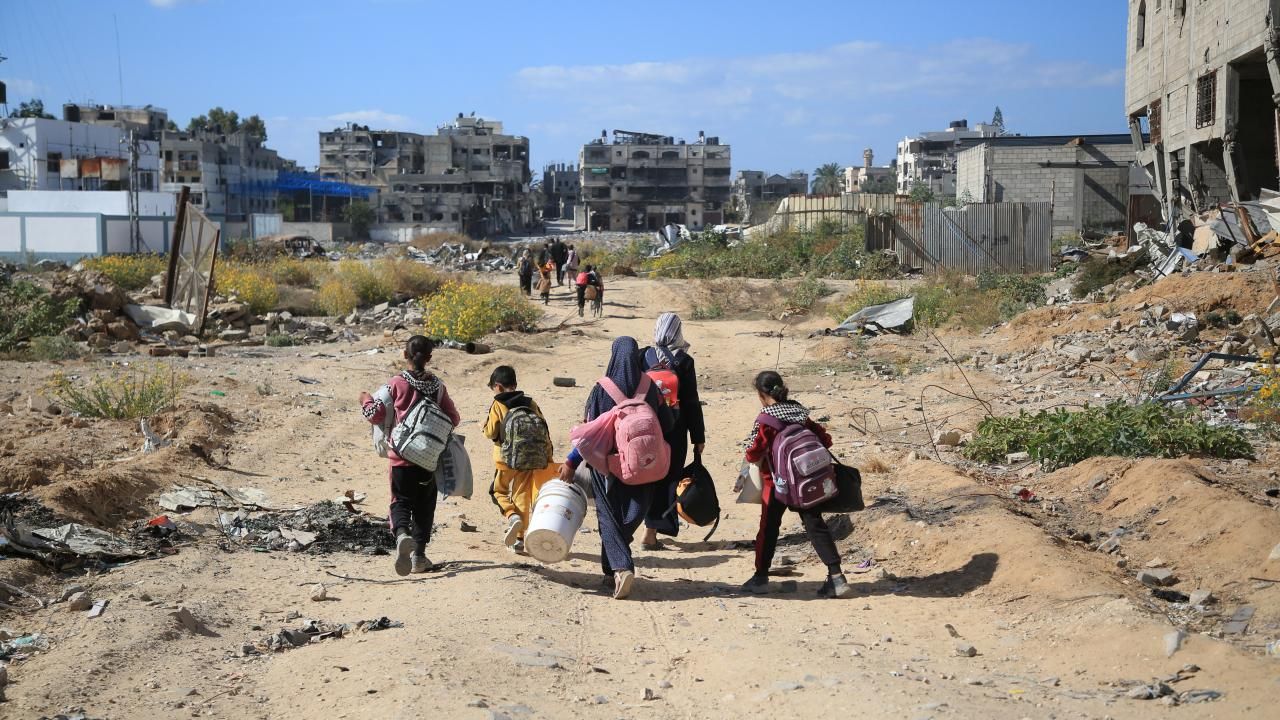 Katil İsrail 18 aydır süren saldırılarıyla Gazze'deki işgalini genişleterek göçü artırıyor