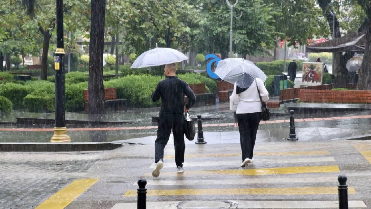 Meteoroloji'den kuvvetli sağanak ve fırtına uyarısı