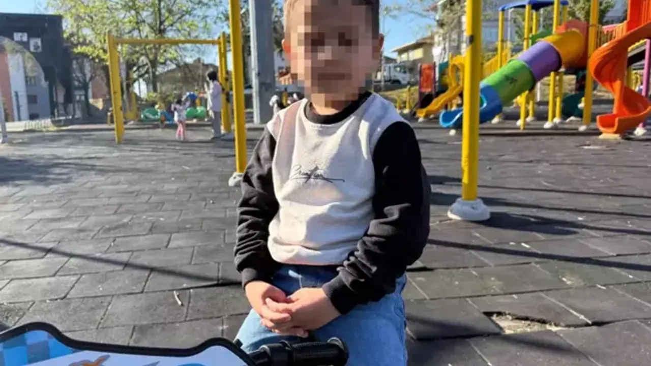 Parkta bulduğu alkol şişesini su zannederek içen çocuk fenalaştı
