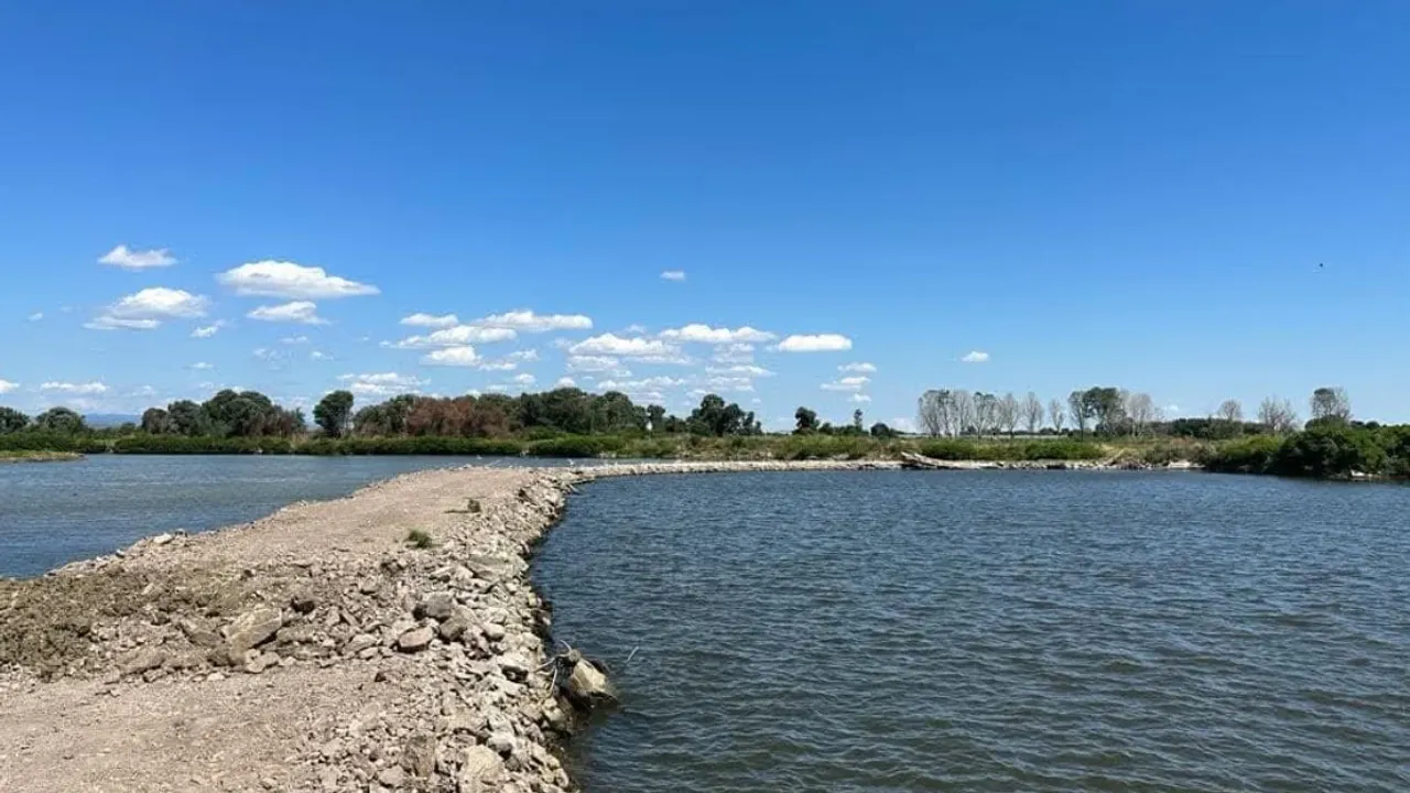 Meriç Nehri'ne deniz suyu karışmaması için set çekildi
