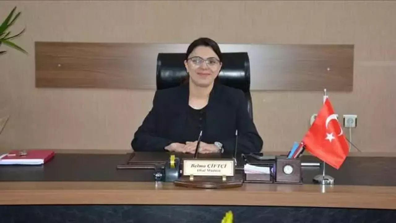 Mezun olduğu aşçılık lisesinin ilk kadın müdürü oldu