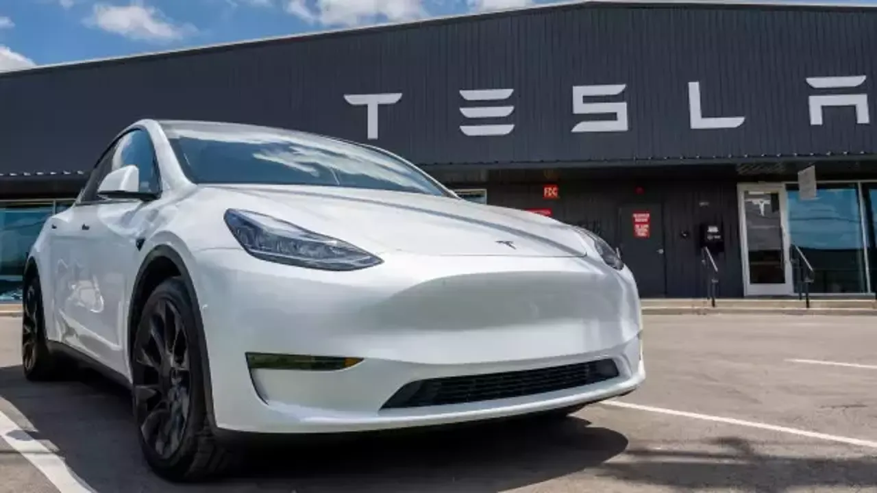 Tesla'da kriz! Son model araçlarını geri çağırıyor