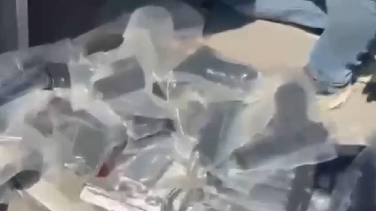 İstanbul'da yolcu otobüsünde 120 silah ele geçirildi