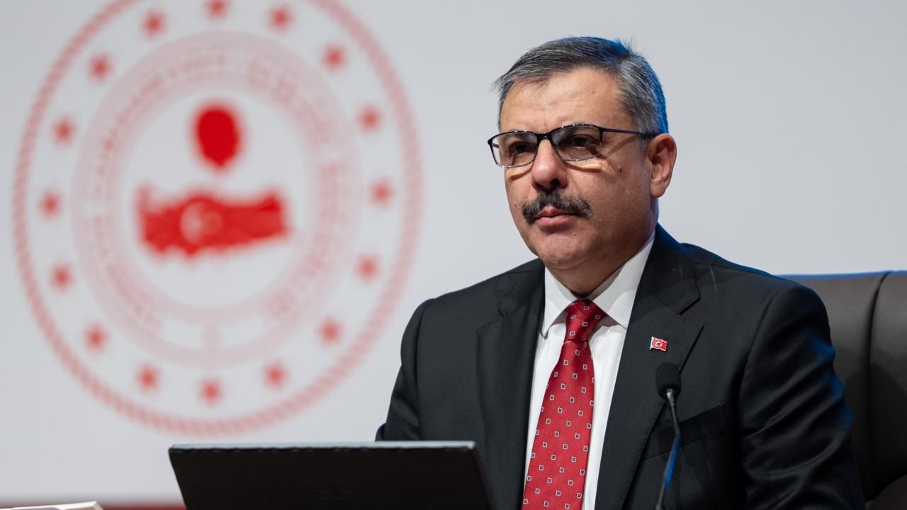 Bakan Çiftçi: Tribünlerde holiganizme asla geçit vermeyeceğiz