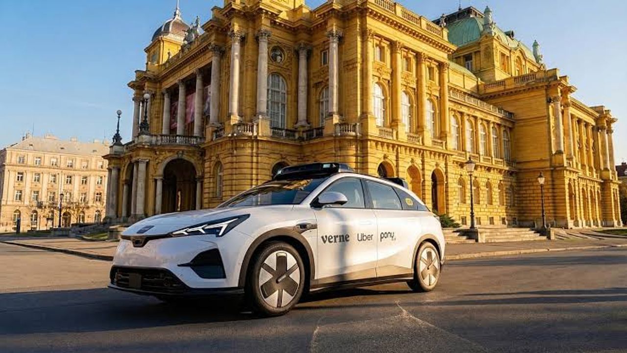 Zagreb'de robotaksi dönemi: Sürücüsüz araçlar havalimanı hattında hizmette