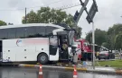 Eyüpsultan'da yolcu otobüsü ile otomobil çarpıştı, 30 kişi yaralandı