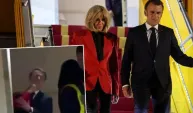 Macron uçakta eşinden tokat yedi