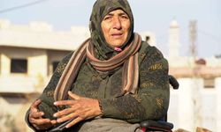 Esed’in zulmünden yalnızca bir kedisini kurtarabildi