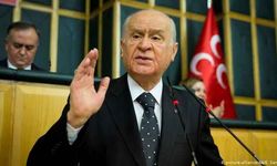 Devlet Bahçeli "Bunlara göre etek öpmekle dudak kirlenmez"