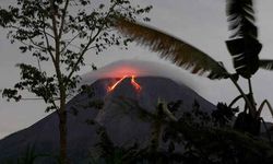 2010 yılında 347 kişinin öldüğü Merapi Yanardağı yine patladı