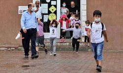 Ayancık'ta bazı okullarda uyum haftası kapsamında yüz yüze eğitim başladı
