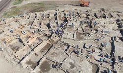 Seyitömer Höyüğü'nde 4 bin 500 yıllık urgan parçaları bulundu