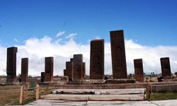 Ahlat'taki mezar taşları tarihe ışık tutuyor