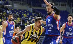 Fenerbahçe, Anadolu Efes'i farklı devirdi! Seride durum 2-0 oldu