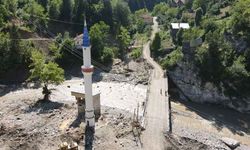 Kastamonu'da camisi yıkılan minare iki selde de yıkılmadı