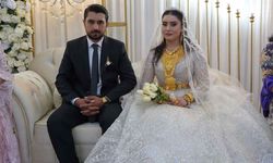Aşiret düğününde gelinle damada 1,5 milyon liralık takı ve para takıldı