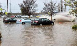 California yeni yıla deprem ve selle girdi