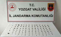 Yozgat'ta bir otomobilde 100 sikke ele geçirildi