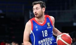 Anadolu Efes'te Egehan Arna ile yollar ayrıldı