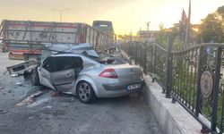 Otomobil, yol kenarında park halindeki tıra çarptı: 4 ölü, 2 yaralı