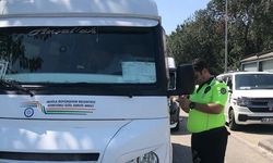 Marmaris’te trafik ekipleri okul servislerini denetledi