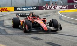 F1 Singapur'da pole pozisyonu Carlos Sainz'ın