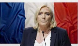 Fransa'da aşırı sağcı siyasetçi Le Pen AB fonlarını zimmetine geçirmekle suçlandı