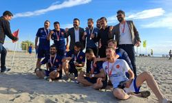 Bitlis'te düzenlenen plaj futbolu turnuvası bitti