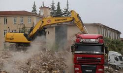 Hatay'da kontrollü yıkım sürüyor